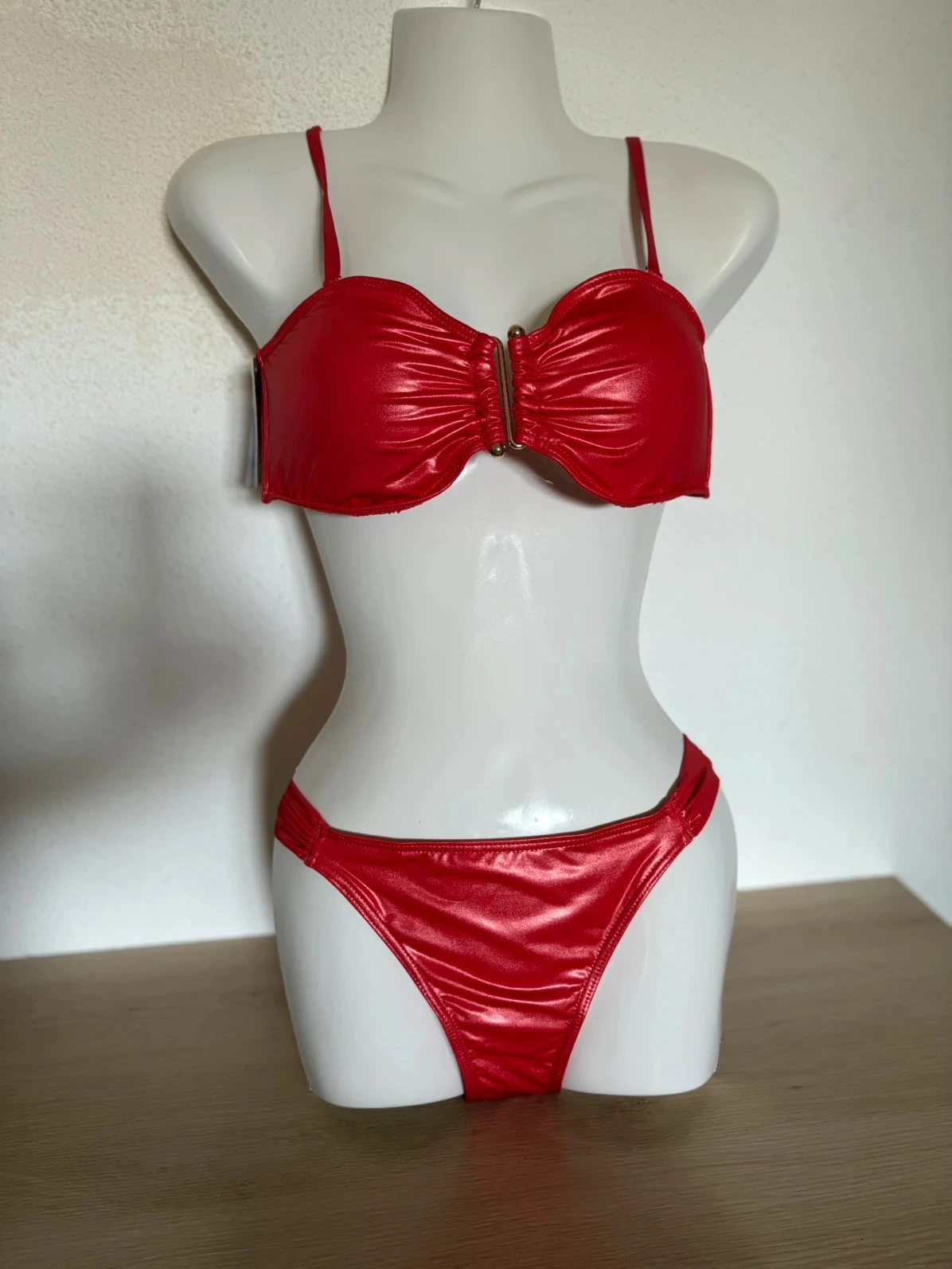 Bikini marque KIWI taille 4O - avec étiquette - rouge corail 🪸